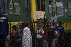 Syrian refugees strike at the platform of Budapest Keleti railway station. Refugee crisis. Budapest, Hungary, Central Europe, 4 September 2015. Photo: Wikimedia Commons