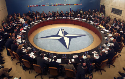 Sammanträde i Nato. Foto: Nato.